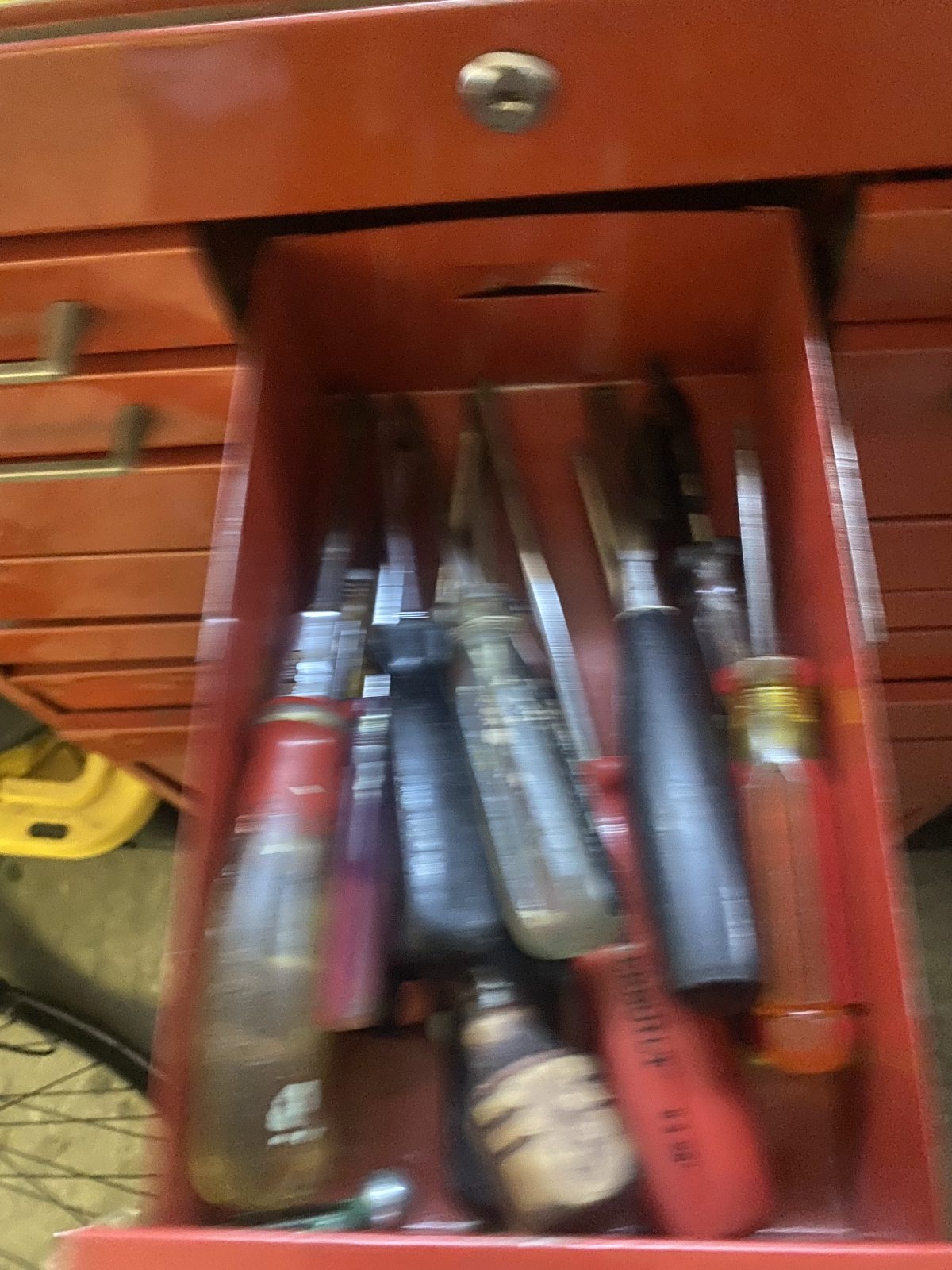 Screwdriver & Pry Tool Drawer